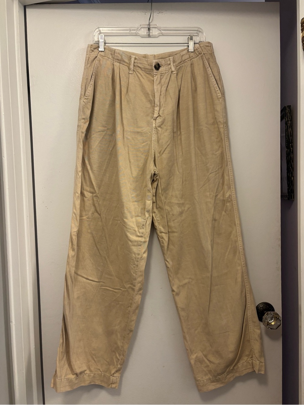 Free People women’s oversized tan Pleated Chino Pants